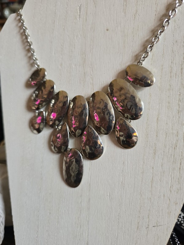 Vintage Silver Tone Hammered Necklace Chocker Bib gallery