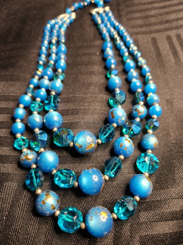 Beautiful Vintage Triple Strand Teal Crystal And Acrylic Beads