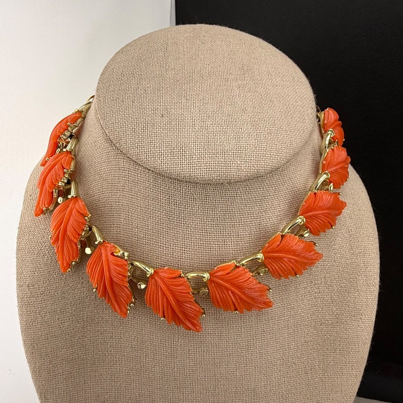Vintage Lisner Necklace Gold Tone Orange Leaf Thermoset Signed 15”