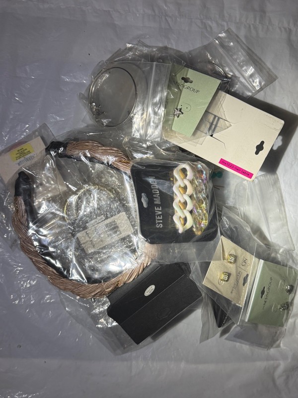 Vintage 1 Pound Mystery Jewerly Lot Wearable Mixed Fashion Jewelry lot 133