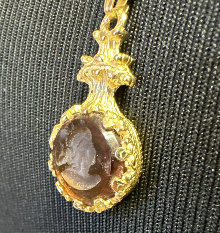 VTG 1950'S GOLDETTE NY BROWN GLASS INTAGLIO CAMEO PENDANT NECKLACE VICTORIAN gallery