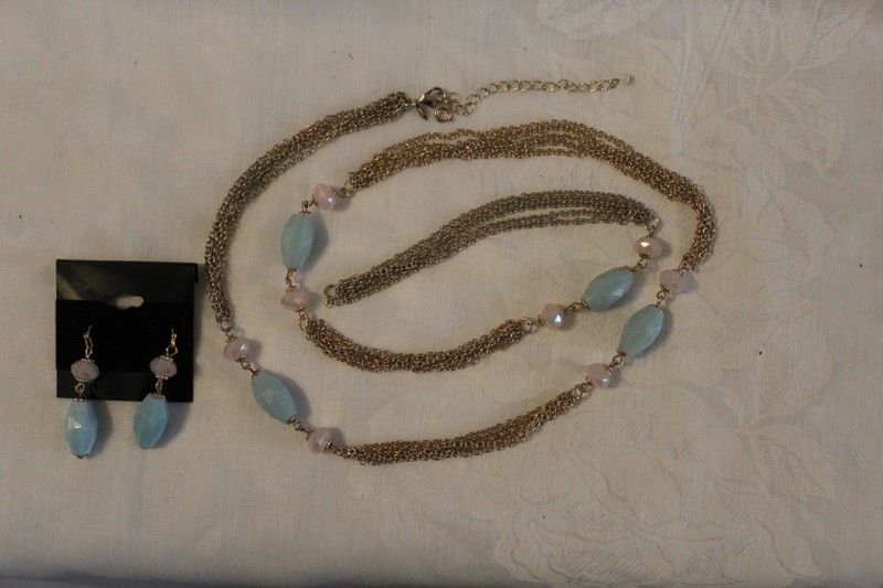 Vintage NWT Signed "GATSBY" style Necklace 34in + 3in extender and Earrings. NWT gallery