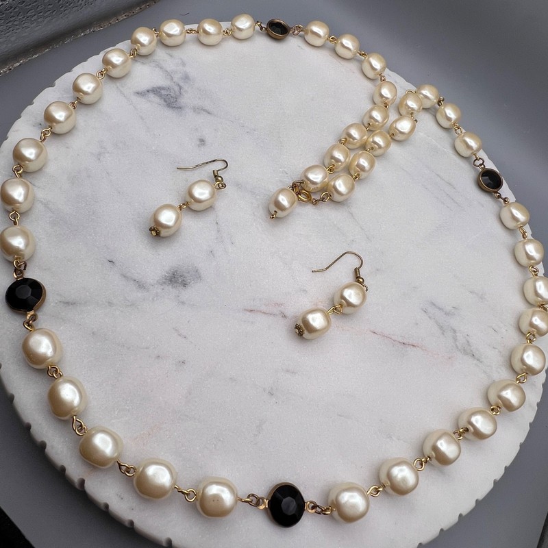 Vintage Faux Pearl Black Glass Long Necklace Earring Set Gold Tone 32 In Opera