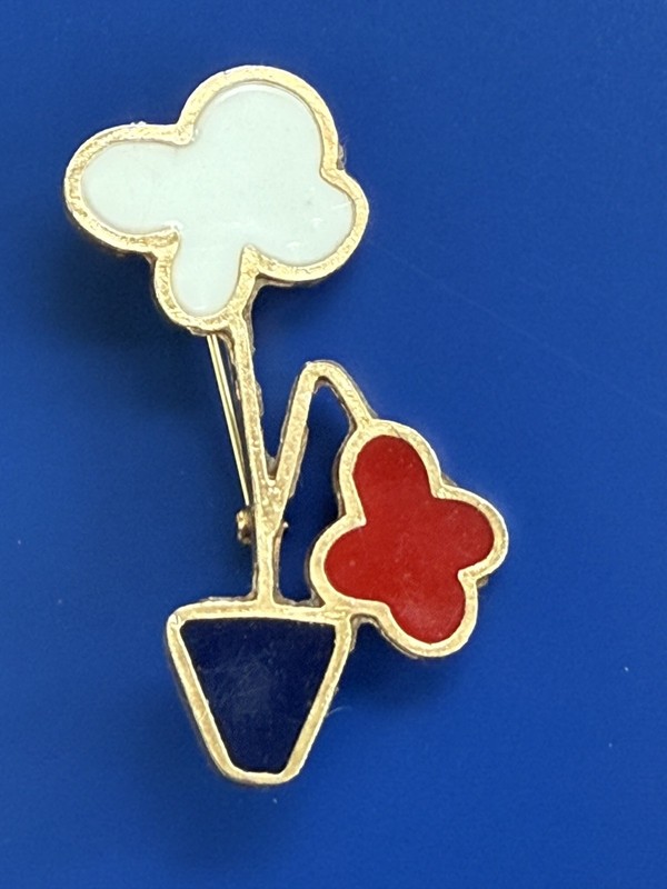 Vintag Pop Art 1960s 70’s Flowers In Pot Brooch Resin Red White Blue Gold 2 3/4” gallery