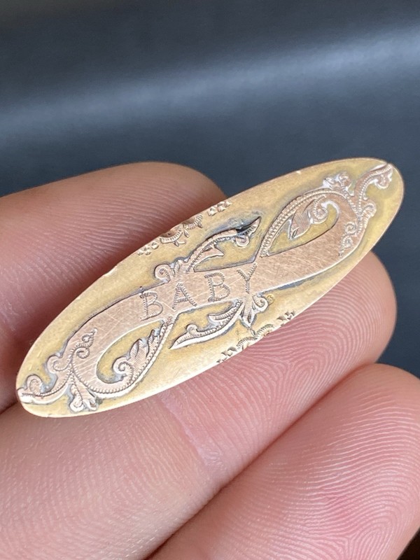 English Sydenham Brothers Sterling Hallmark Gold Filled 9k Top BABY Brooch c1900