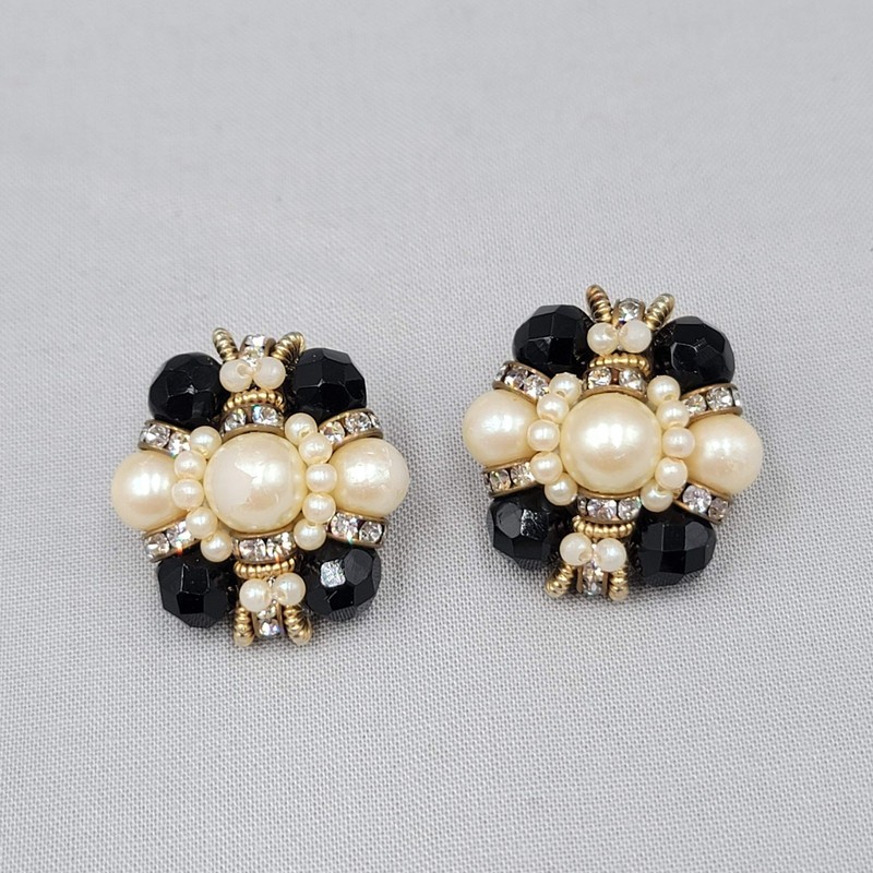 Vintage Black White Bead Rhinestone Clip on Earrings Gold Plated Drop 1.25″