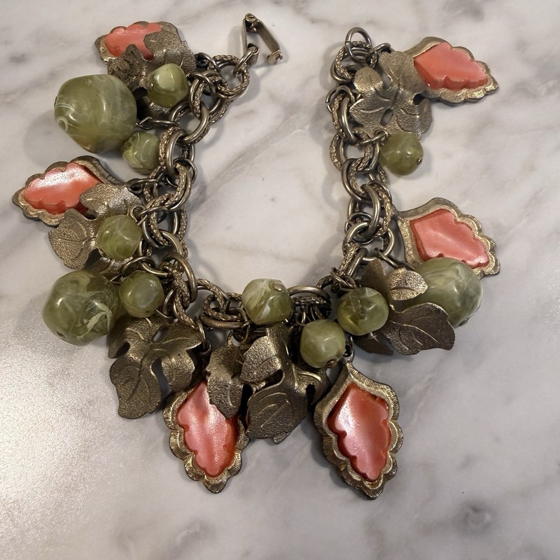 Vintage Chunky Pink Thermoset Leaves Marbled Green Bead Charm Bracelet As-Is