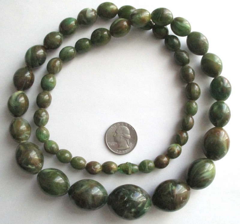 31in Long VINTAGE MARBLED GREEN PLASTIC GRADUATED BEAD NECKLACE
