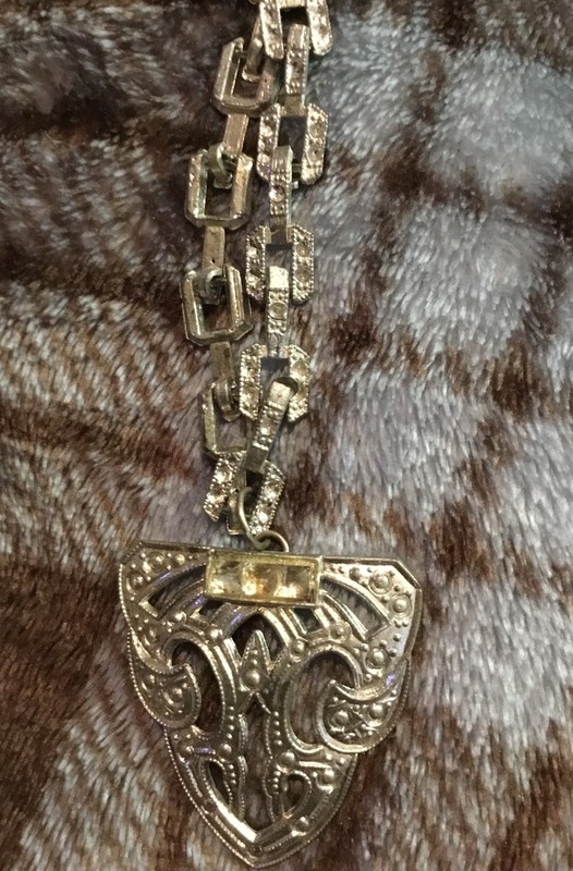 Victorian pendant 3fauceted Rhinestones & 5.75” Circumference Linked Chain/ Read