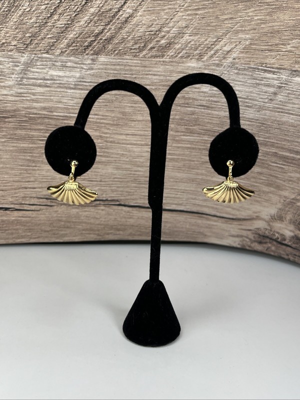 Vintage Gold Tone Scalloped Fan Dangle Drop Clip On Earrings