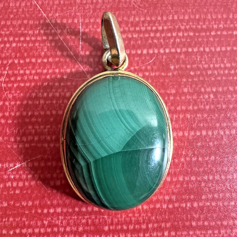 VINTAGE 925 STEWRLING SILVER GOLD TONE MALACHITE OVAL SHAPE PENDANT gallery