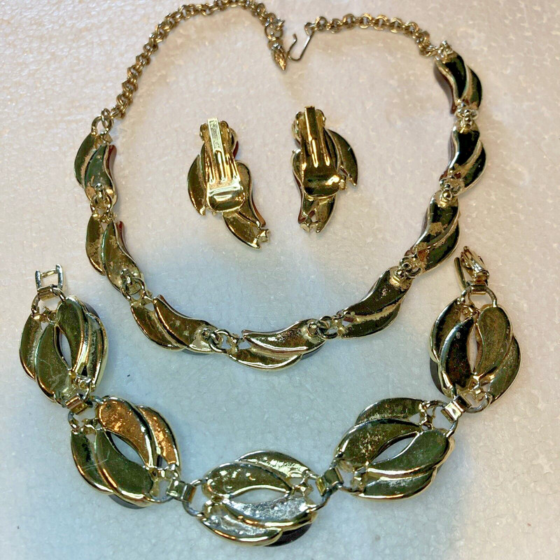 Thermoset Autumn Brown Vintage Clip On Earrings Choker Necklace & Bracelet Leaf gallery