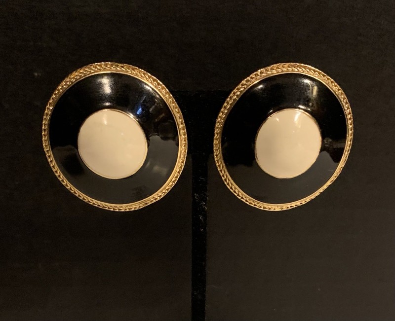 Round Black & White Gold Tone Earrings Large Button Clip On Vintage