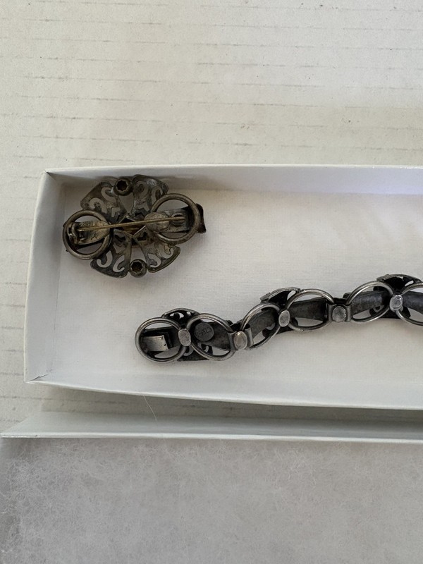 Victorian Vintage Red Floral Bracelet and brooch pin Czec-10