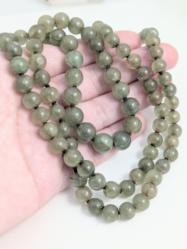Vtg Green Jade Individually Knotted 29" Graduated Bead Necklace Continuous gallery