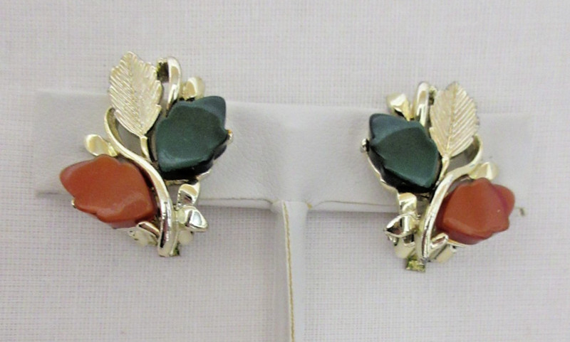 Vintage Gold Tone Green and Orange Thermoset Leaves Clip On Earrings
