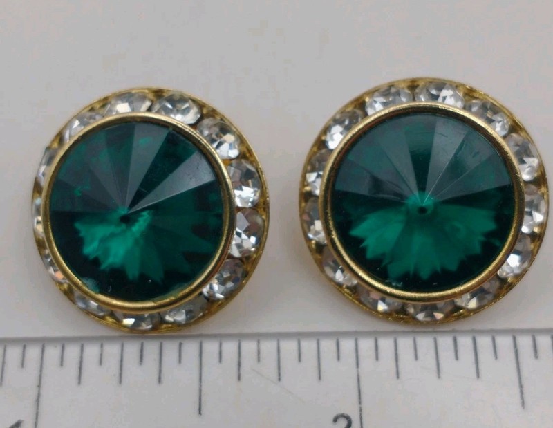 Vtg Green Faceted Round Rivoli Rhinestone Clear Rhinestone Pierced Stud Earrings gallery