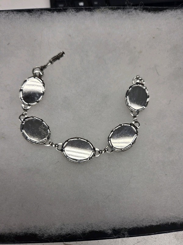Vtg silver tone black white Cameo Bracelet gallery