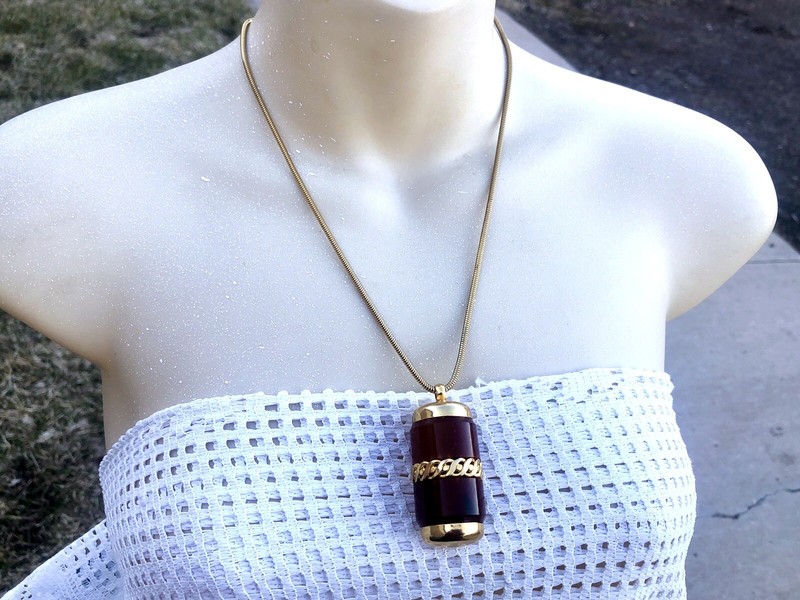 Vintage Barrel Style Red Brown Baltic Amber Pendant Necklace gallery